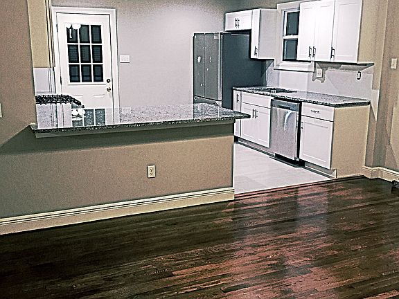 4th image of 505 Harang St.
