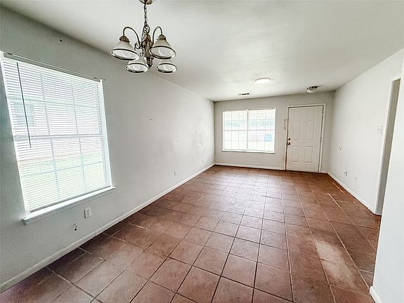 2nd image of 816 N Throckmorton St