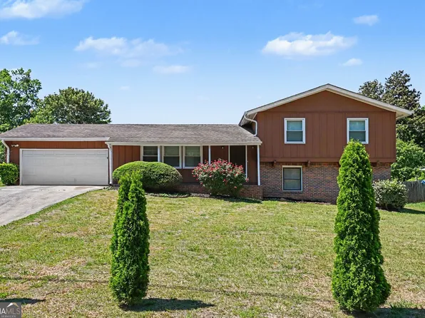2130 Sandgate Cir, Atlanta, GA 30349