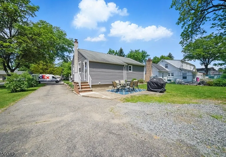 22 Beaver Brook Ln — Photo 32