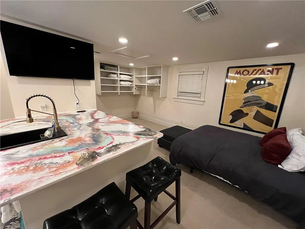 1 bed, 1.5 bath, 500 sqft, $1,350 — Photo 3
