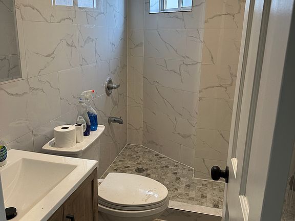 3rd image of 62 Fillmore St #1