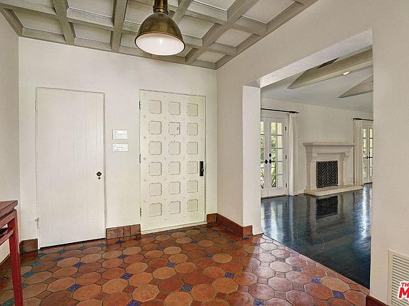 5th image of 507 N Palm Dr