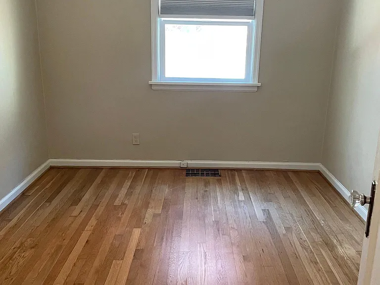 2374 NW Northrup St #6 — Photo 10