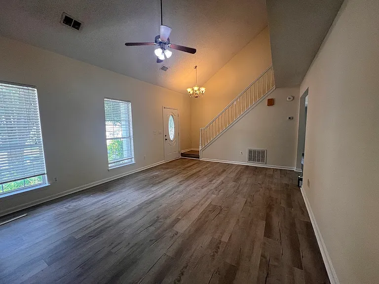 845 Brattleboro Ct — Photo 3