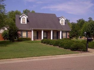 207 Powers Dr, Oxford, MS 38655