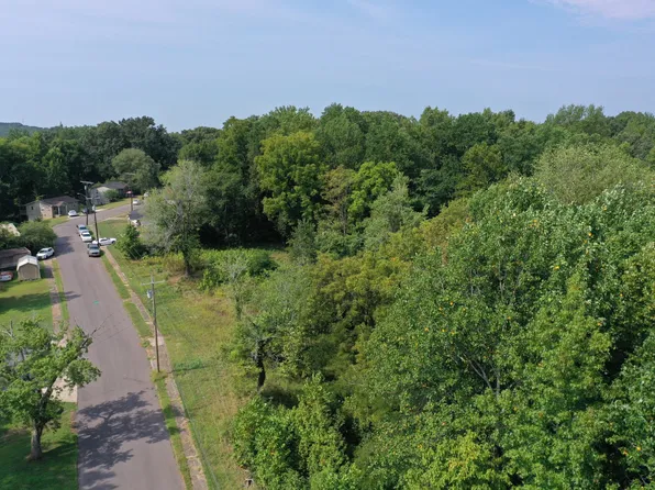 608 N Brewer St, Paris, TN 38242