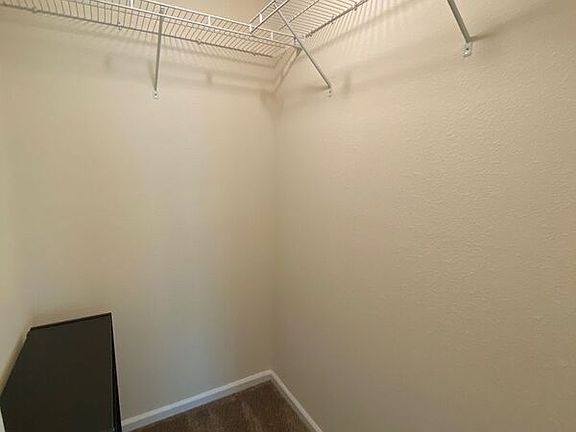 5th image of 832 Servia Dr