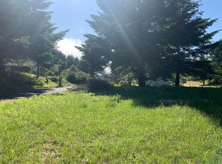 77 Madrone Rd, Whitethorn, CA 95589