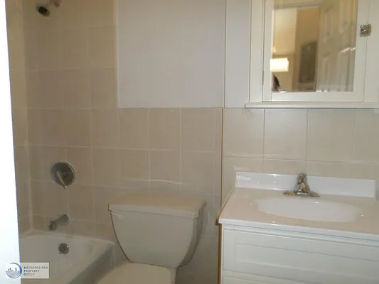 Rented by Metropolitan Property Group | media 37