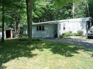 901 Wrighter Lake Rd, Starrucca, PA 18462