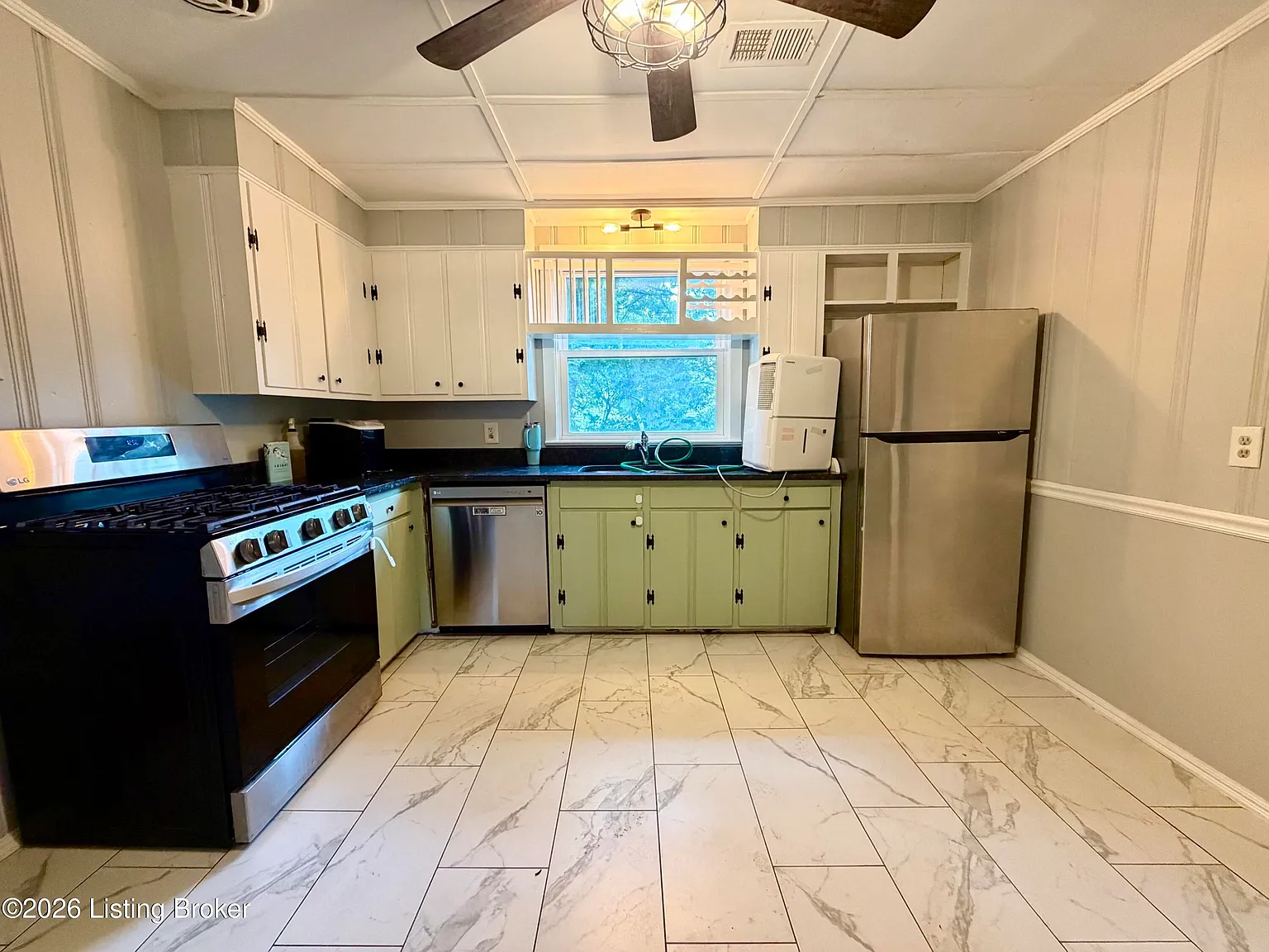 3 bed, 1.0 bath, 1088 sqft, $1,795 — Photo 3