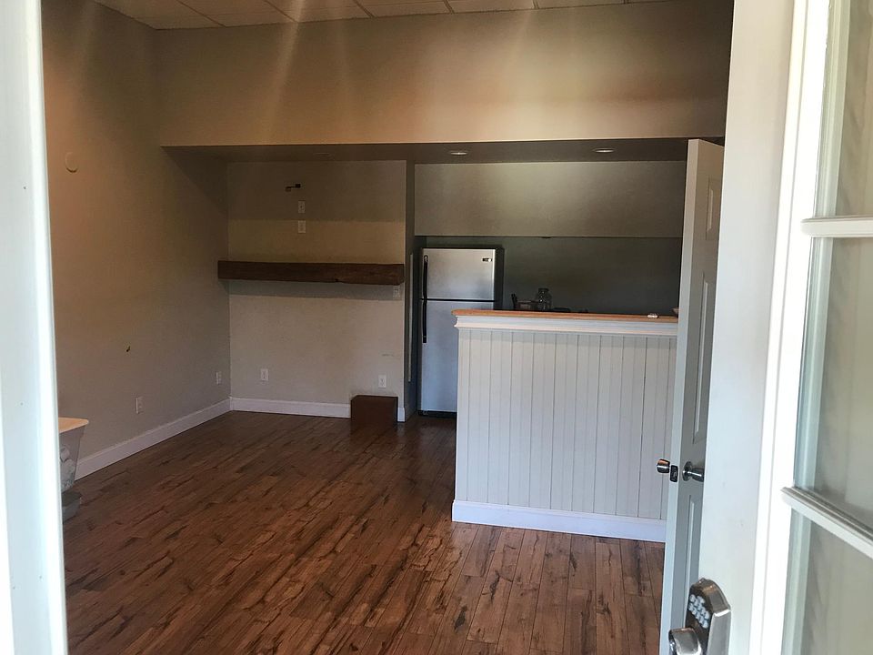 1st image of 1055 Washington St E