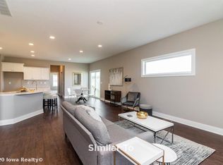 9857 Regatta Ln, Johnston, IA 50131