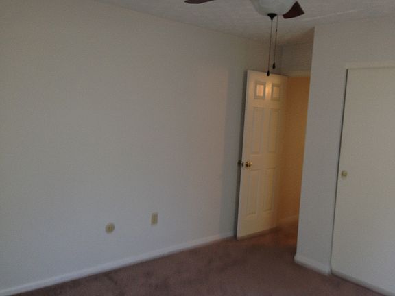 3rd image of 3245 Shasta Ave