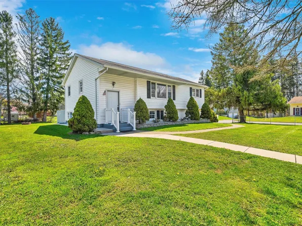 18 Stirrup Drive, Newburgh, NY 12550