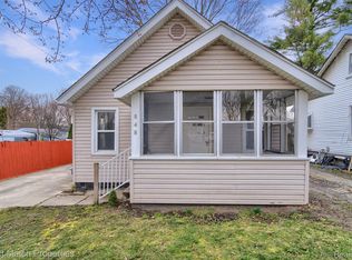 848 Sarasota Ave, Pontiac, MI 48340