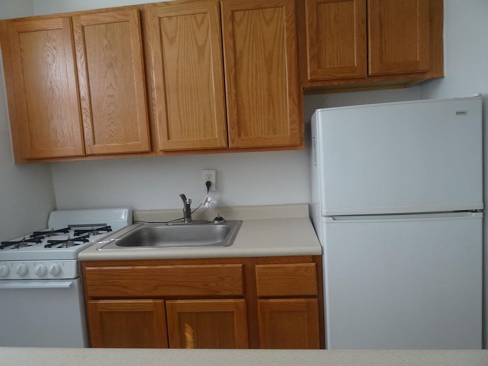 1st image of 440 Jefferson Ave #288647326