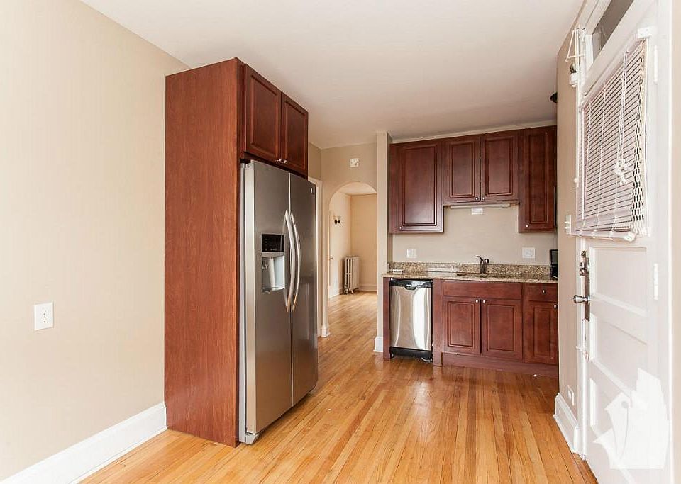 1st image of 2101 W Ainslie St #E2