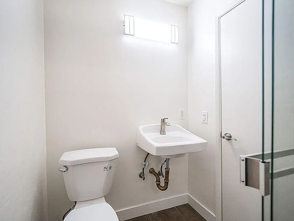 5th image of 1011 San Julian St #201