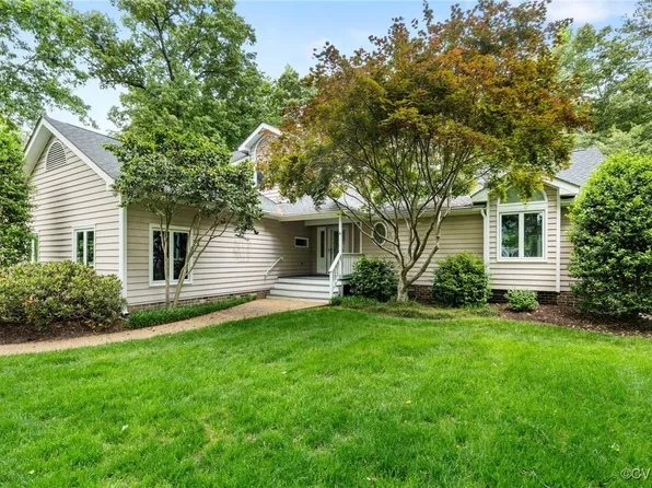 600 Wellshire Pl, Chester, VA 23836