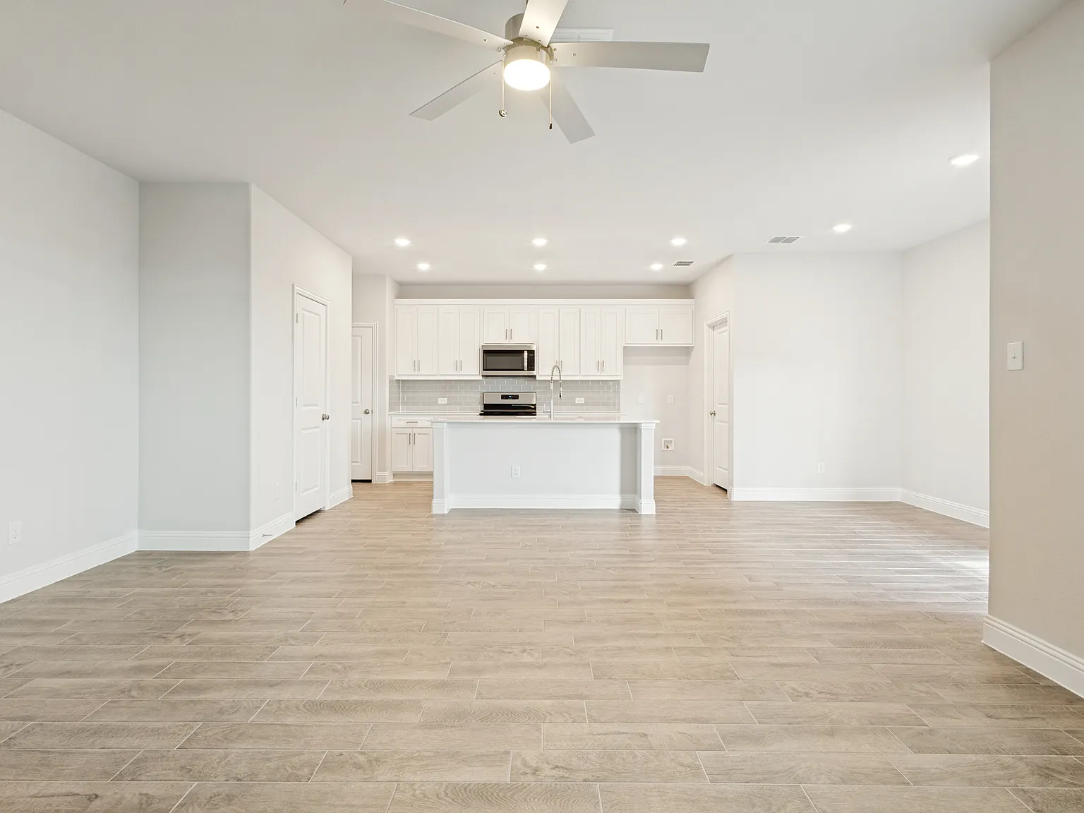 3 bed, 1777 sqft, $2,195 — Photo 4