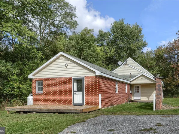 988 York Rd, Dillsburg, PA 17019