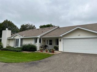 1289 Hilo Ave N, Oakdale, MN 55128