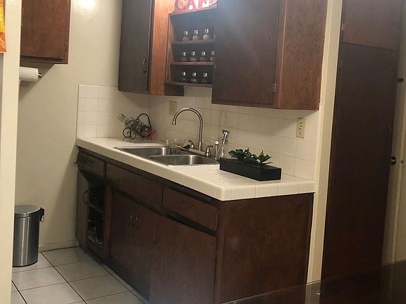 5th image of 311 San Marcos St APT C