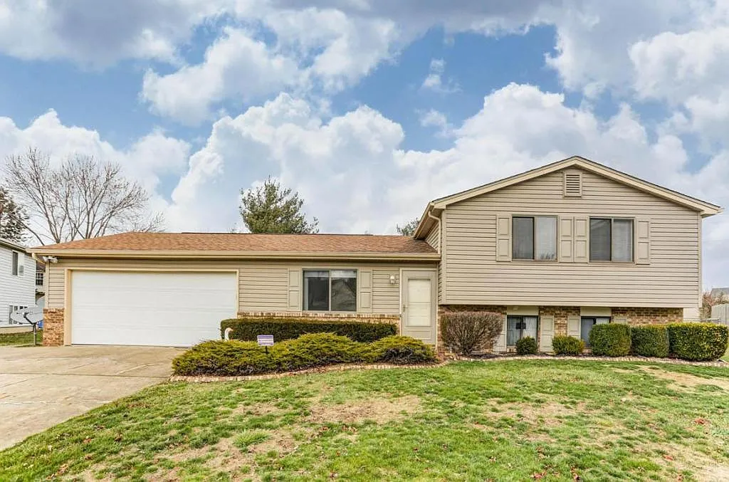 7000 Roger Madison Ct photo 1