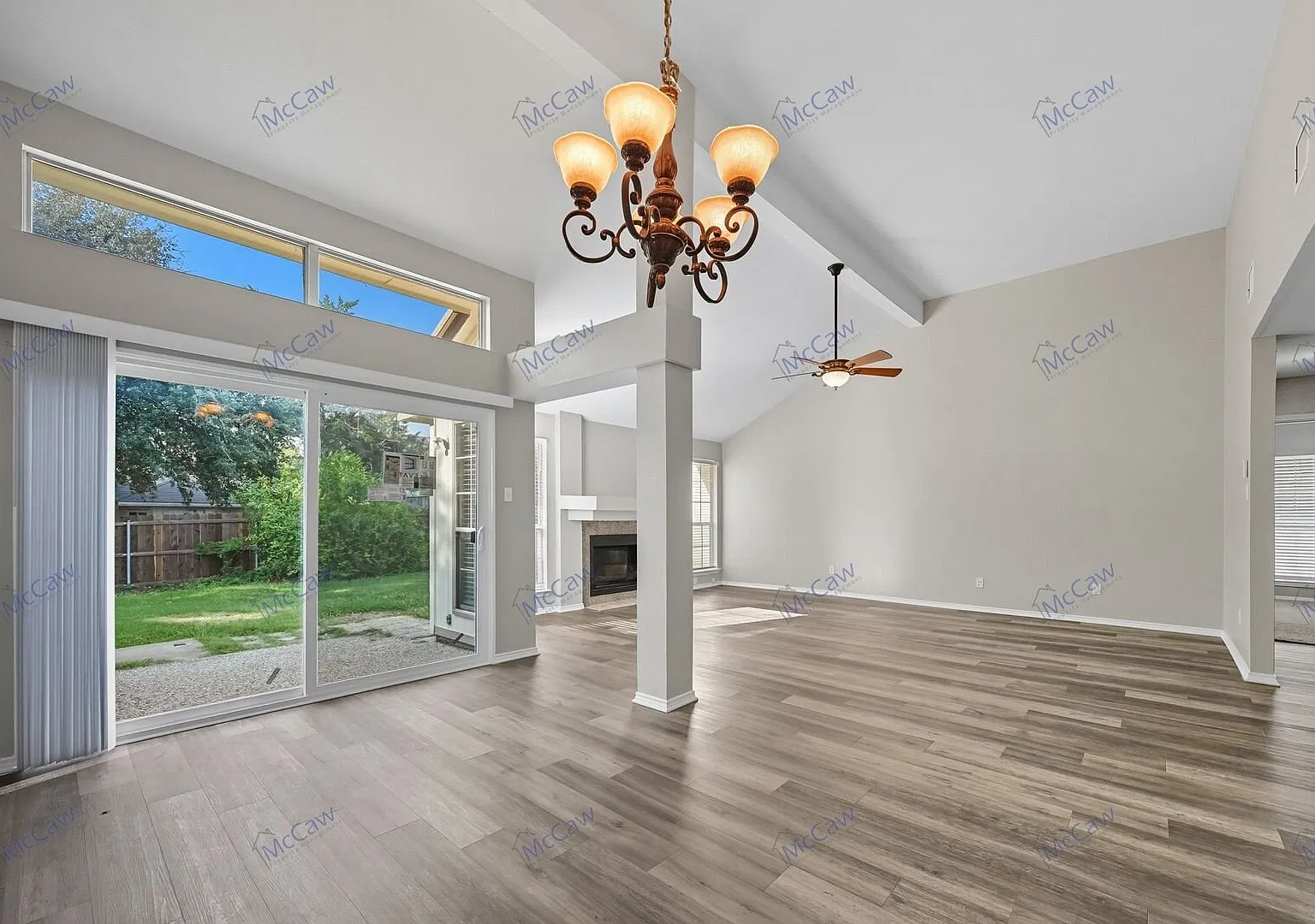 A Must See!! 4 bedroom, 2 bath One Story home. Lawncare included in rental! Ready to move into! — Photo 4