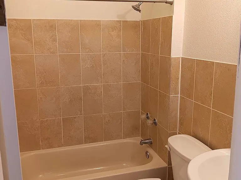 1238 N Alden St — Photo 6