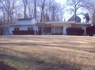 300 Landing Ave, Smithtown, NY 11787