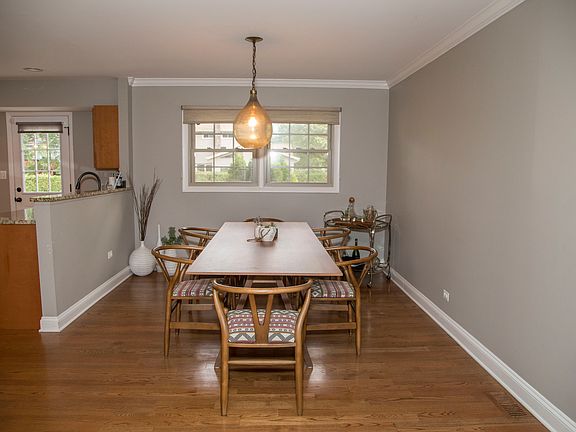 5th image of 907 W Tanglewood Dr