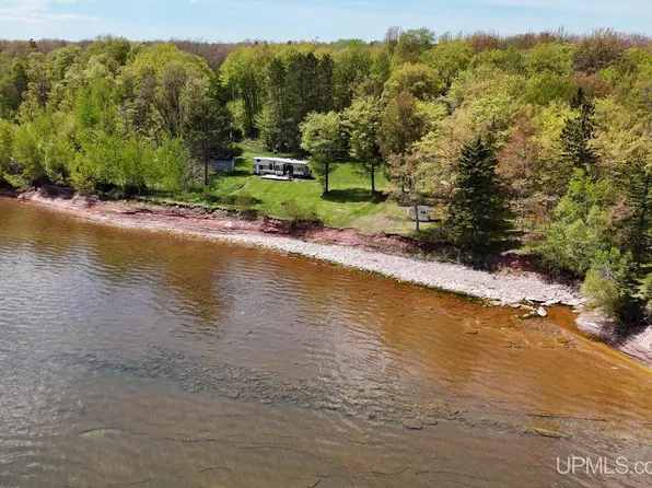 40990 N Red Rock Rd, Lake Linden, MI 49945