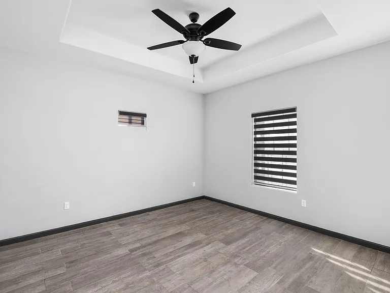 1412 Acme Ln #3 — Photo 2
