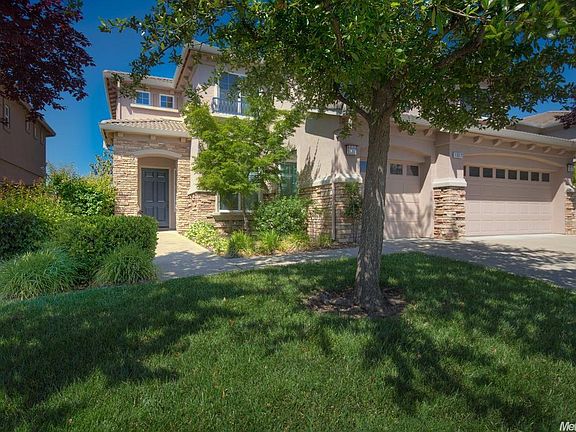 2nd image of 1327 Villagio Dr