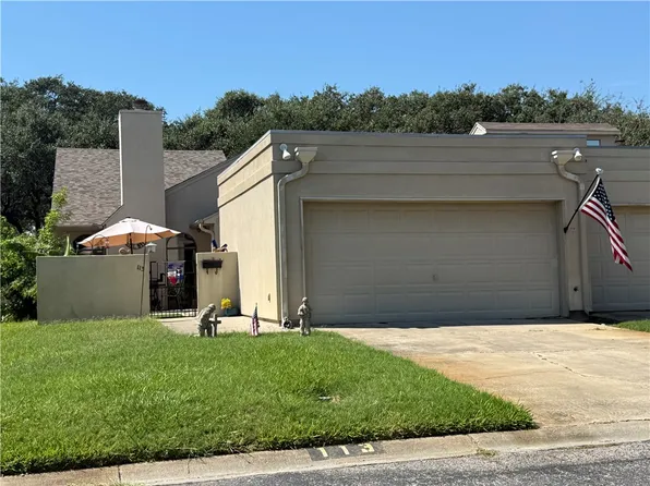 113 Santa Fe Dr, Rockport, TX 78382