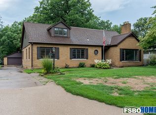 14 Hillcrest Ct, Rock Island, IL