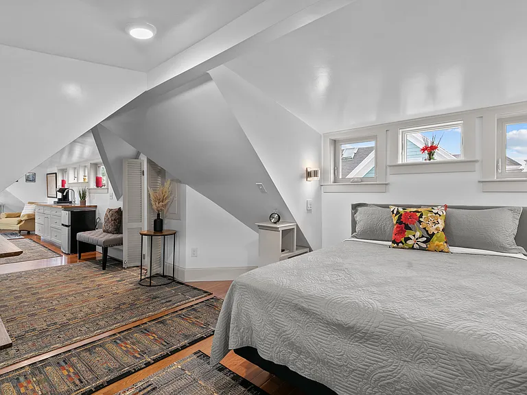 358 Broadway St #4 — Photo 17