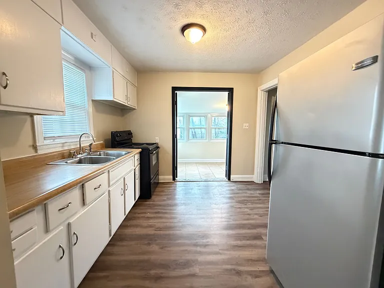 825 Parkway Dr — Photo 19