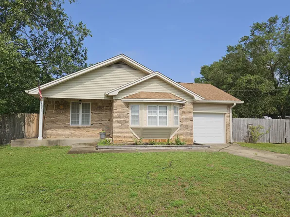 2219 Calle De Cantabria, Navarre, FL 32566
