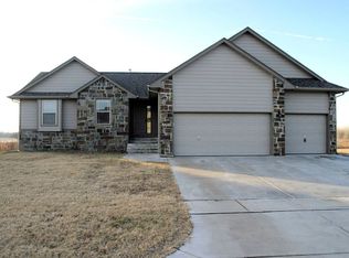 3265 S Bluelake Ct, Wichita, KS 67215