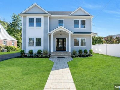 204 Woodland Rd, New Milford, NJ, 07646