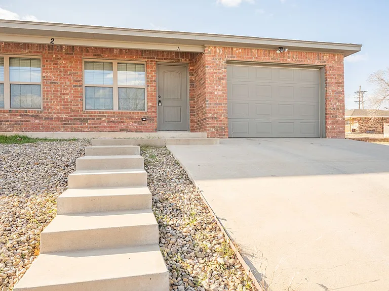 2 Windy Meadow Ln #A — Photo 2