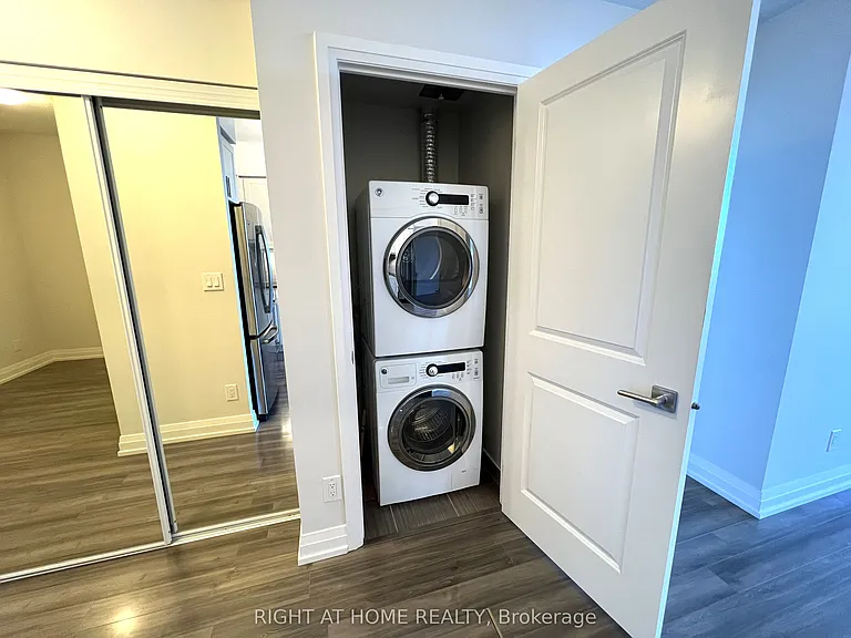 7165 Yonge St #705 — Photo 9