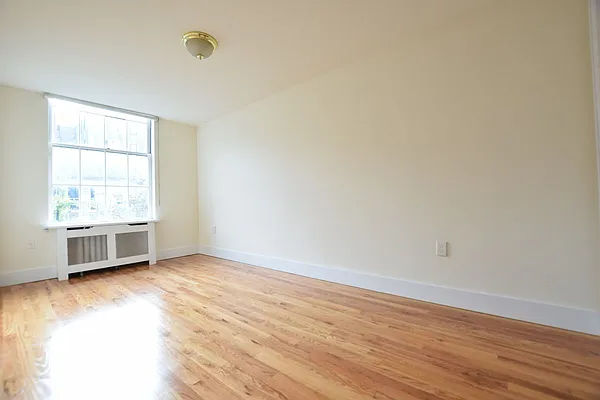 Rented by City Stop Realty | media 5