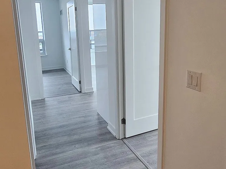 5105 Hurontario St #529 — Photo 8