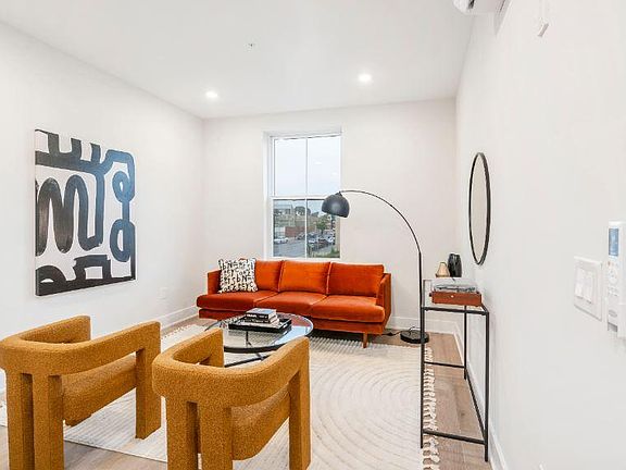 4th image of 234 W Chelten Ave #308
