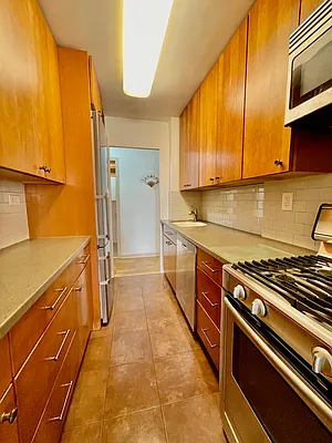 Rented by Compass | media 9